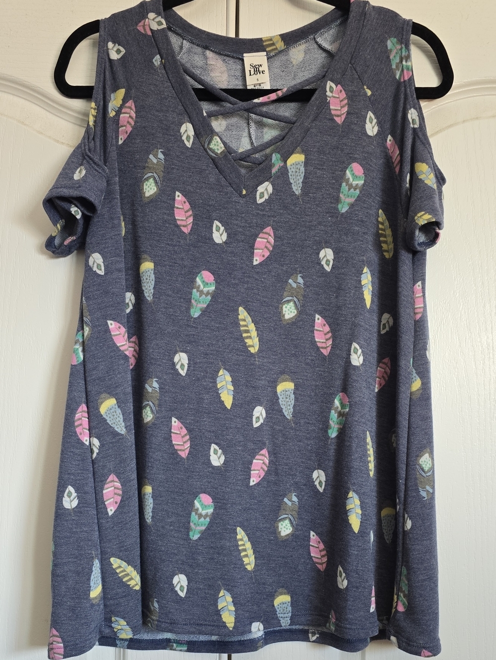 Women's Navy Cold-Shoulder Feather Print Top